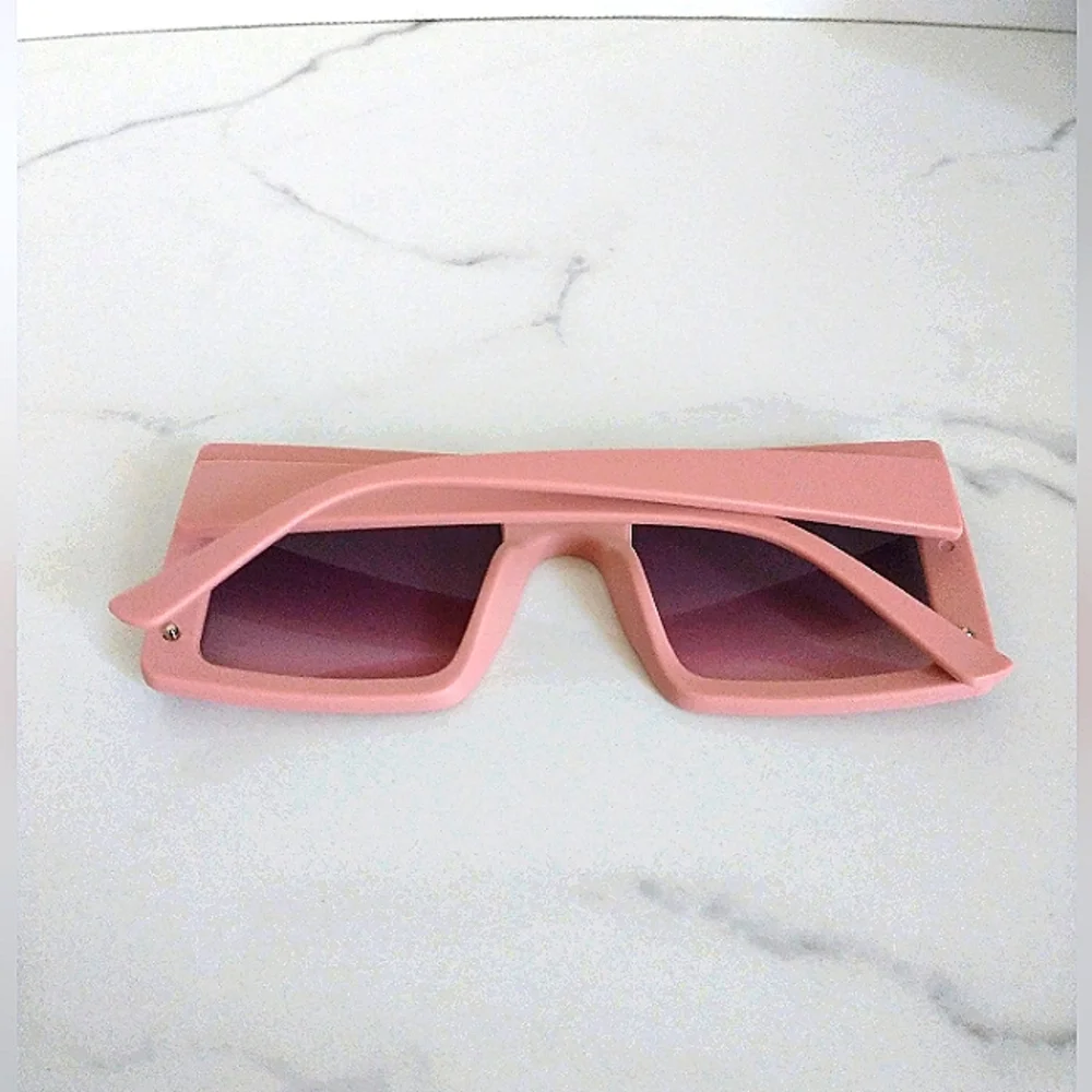 New Boutique Women's Square Oversized Sunglasses